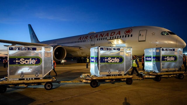 Llegaron al país 2.148.600 vacunas de AstraZeneca contra el Covid-19