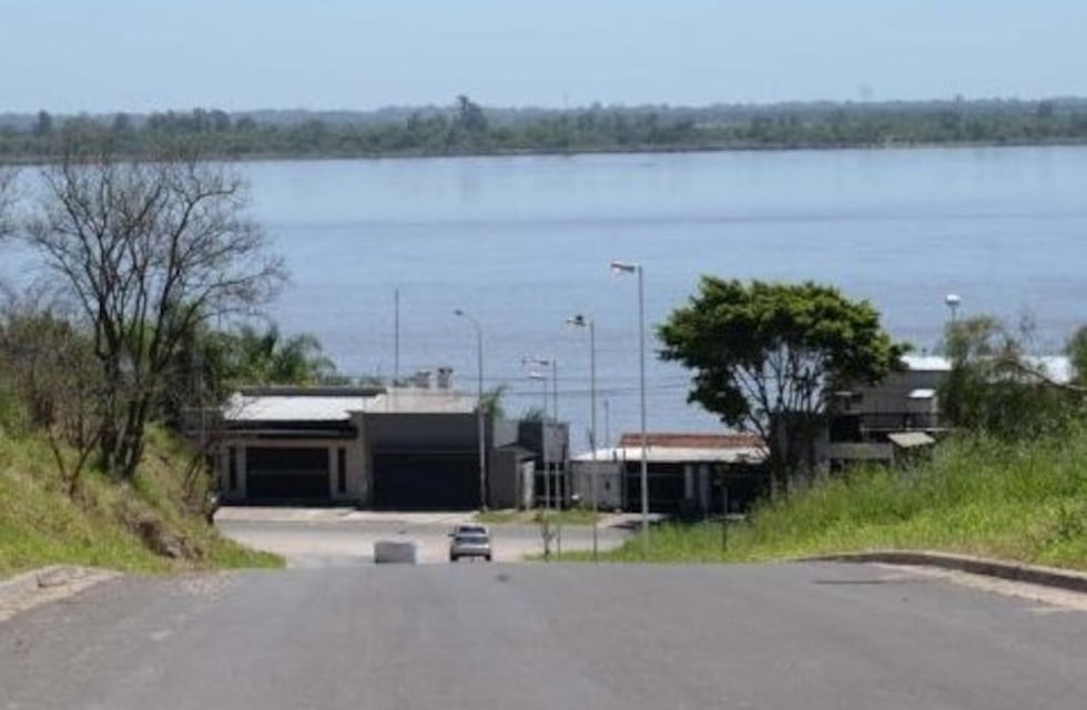 Paraná: un hombre intentó abusar de una mujer, la estranguló y la arrojó desde una barranca