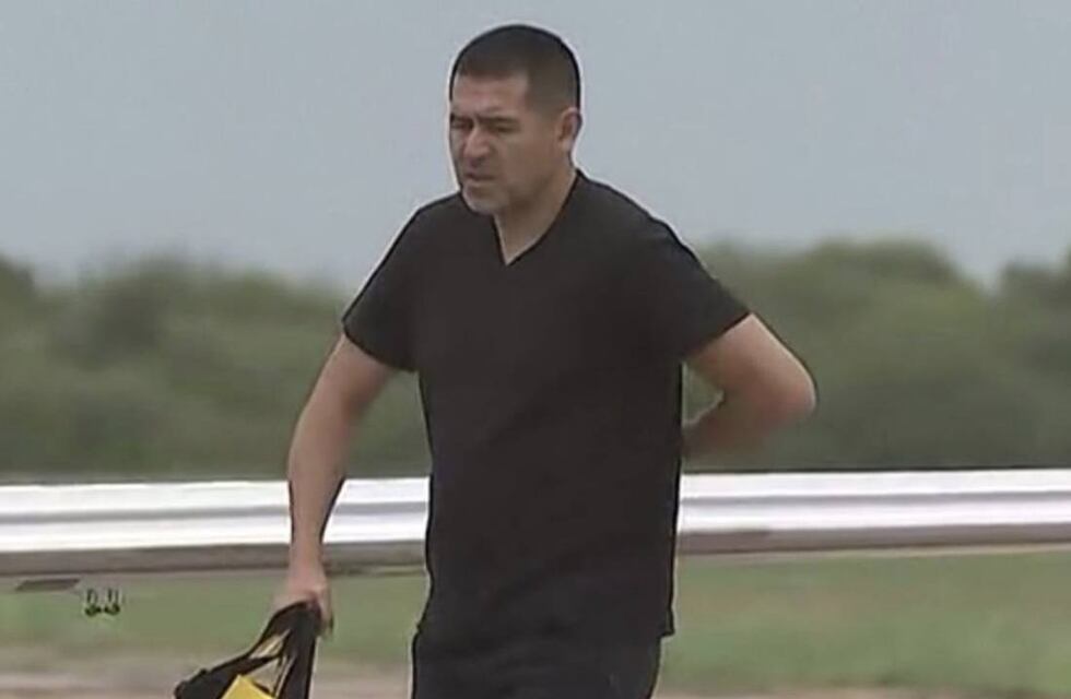 La locura de los hinchas de Boca en Bolivia por Juan Román Riquelme: así fue la llegada del ídolo