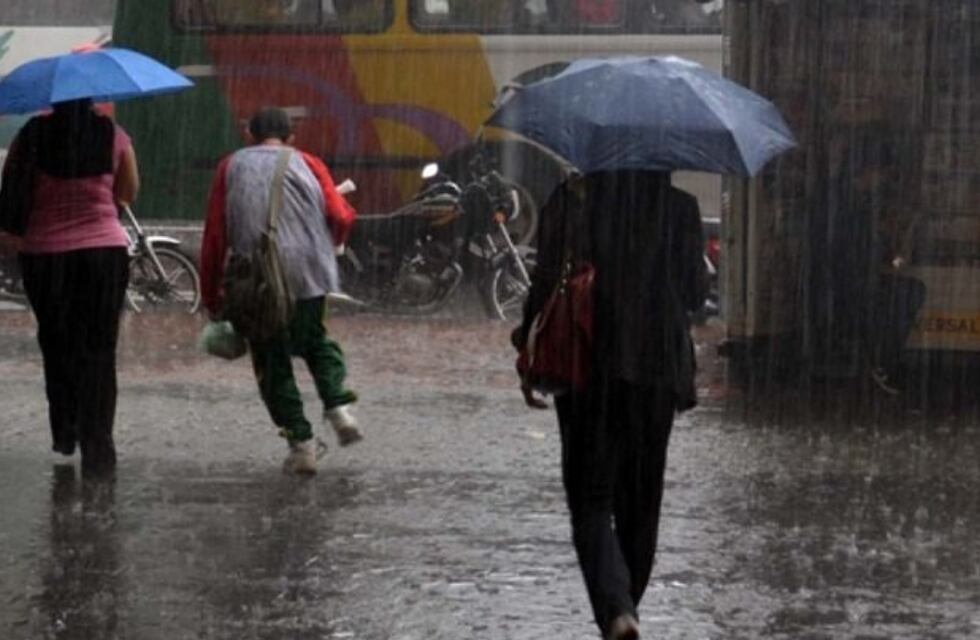 Rigen alertas amarilla, naranja y roja por tormentas en casi una decena de provincias
