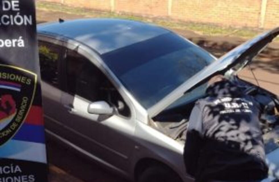 Recuperaron en Oberá un auto robado en posadas