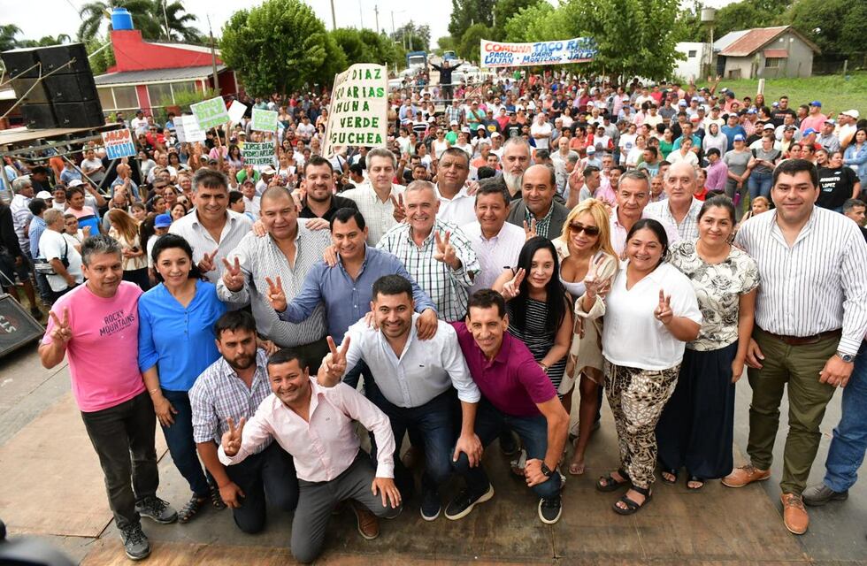 Jaldo inauguró repavimentación y luminarias en Monteagudo