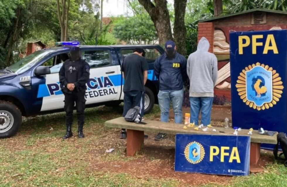 Dos presuntos “dealers” detenidos en Puerto Esperanza tras ser sospechados de intentar vender estupefacientes a estudiantes