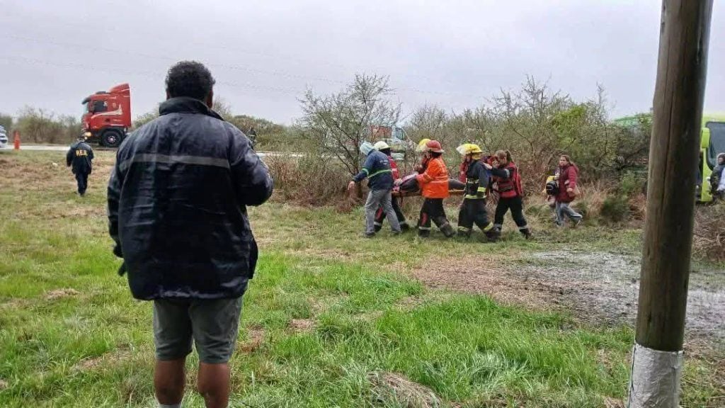Expreso Hernandarias, interno H14. Foto Video Cable Cerrito.