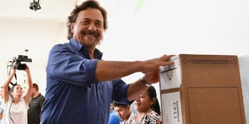 Votó Gustavo Sáenz en Salta.