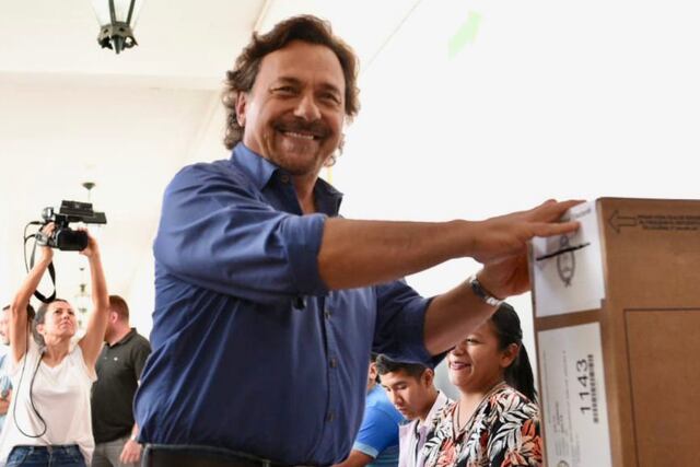 Votó Gustavo Sáenz en Salta.