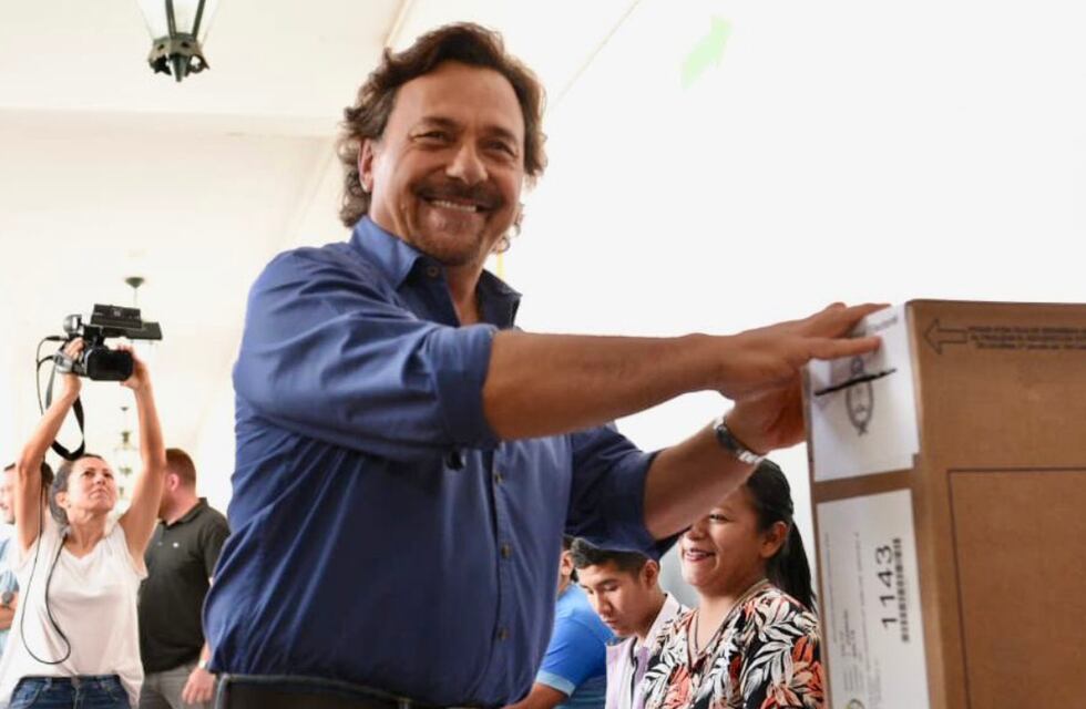 Elecciones 2023: votó Gustavo Sáenz y destacó que “son las elecciones más importantes de los 40 años de democracia”