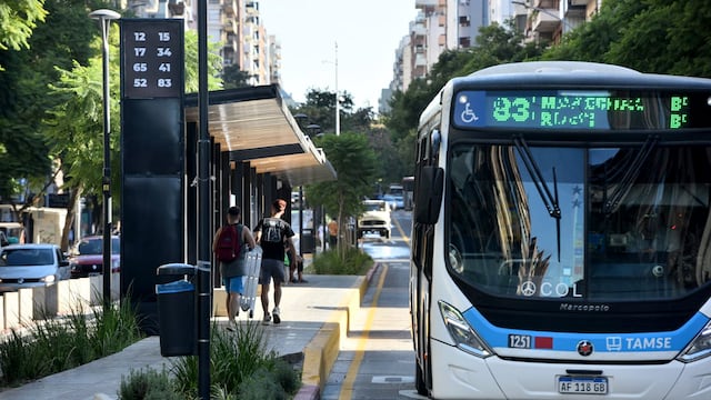 Sólo Bus en bulevar Chacabuco - Maipú, desde la plaza España hasta Olmos. (José Gabriel Hernández / La Voz)
