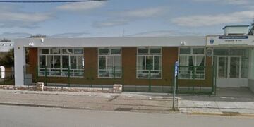 Hombre golpeó a dos alumnas en una escuela de Playa Unión, balneario de Rawson.