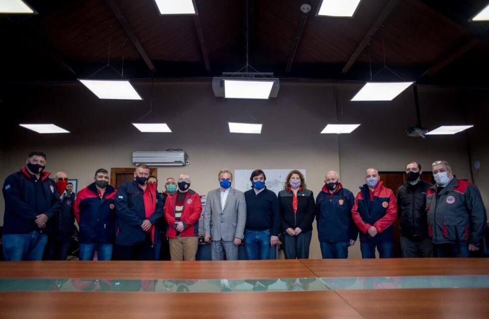 El Municipio junto a la diputada nacional Carolina Yutrovic se reunieron con representantes del Consejo Nacional de Bomberos Voluntarios