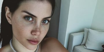 Wanda Nara se suma a los trajes de baño de una pieza animal print XS y con ultra escote