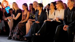 El particular momento de Anya Taylor-Joy junto a Rosalía y Jenna Ortega