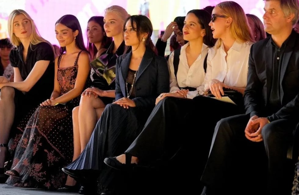 Anya Taylor-Joy, Rosalía y Jenna Ortega, juntas en París: quién de ellas fue criticada por no hablar en español
