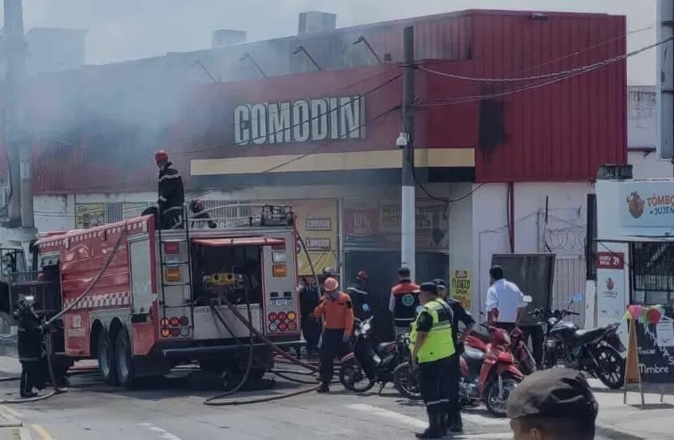 Tragedia en el supermercado: incendio deja cinco clientes muertos, en Jujuy