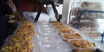 Con una importante venta de locro, un colegio sanjuanino busca recaudar fondos para equipamiento. Imagen de archivo.