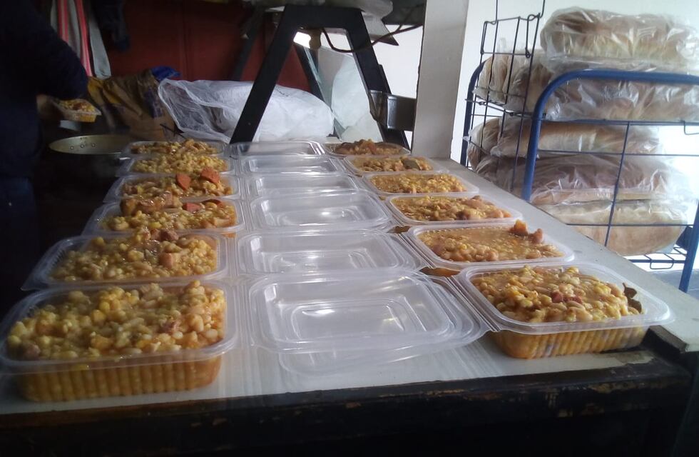 Un colegio sanjuanino venderá porciones de locro para comprar equipamiento escolar