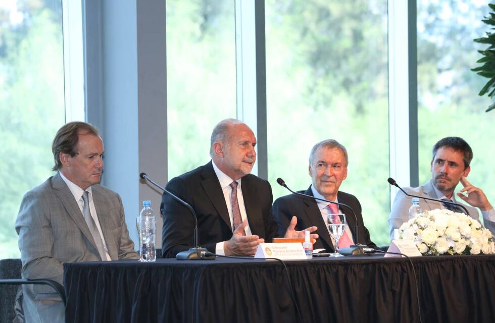 Juan Schiaretti pidió en Santa Fe que Argentina “no tenga región privilegiada”