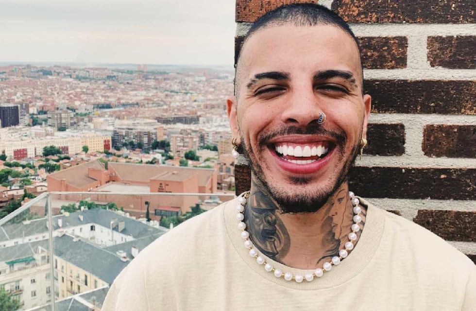 Rauw Alejandro vuelve a ser tendencia con su single “Desenfocao”