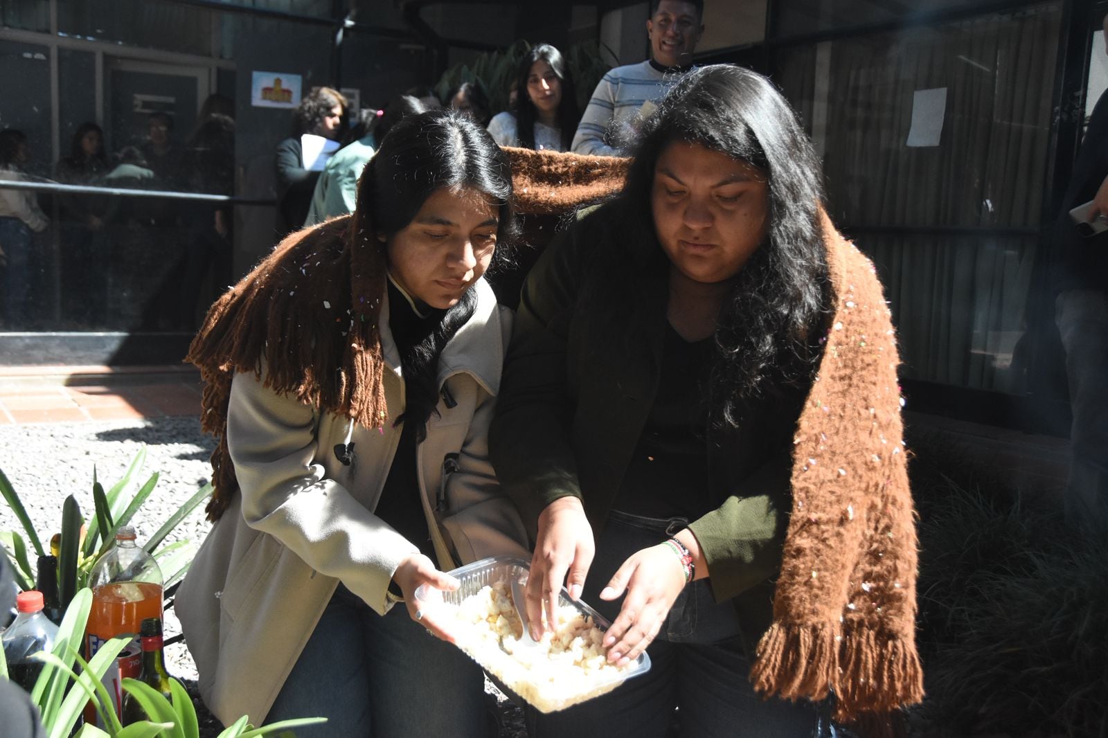 Los rituales de agosto constituyen una verdadera reivindicación de la cultura ancestral en Jujuy, y siendo la Legislatura caja de resonancia de las inquietudes de la comunidad, sus integrantes realizan todos los años la ceremonia para agradecer a la Pachamama.