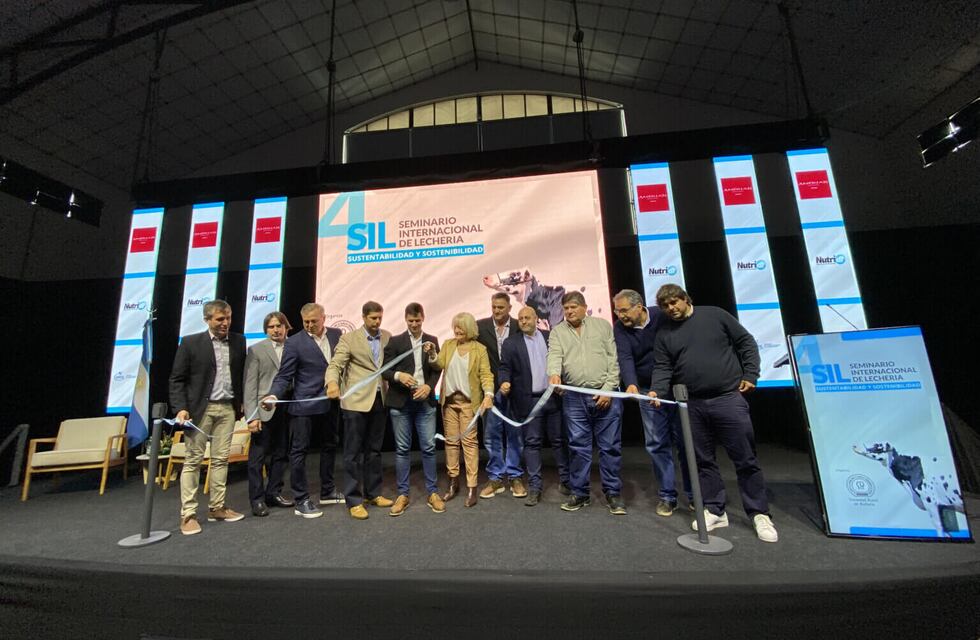 Comenzó el 4° Seminario Internacional de Lechería en la Sociedad Rural de Rafaela