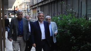 Martin Llaryora en la reunión de gobernadores y legisladores "dialoguistas" (La Voz).