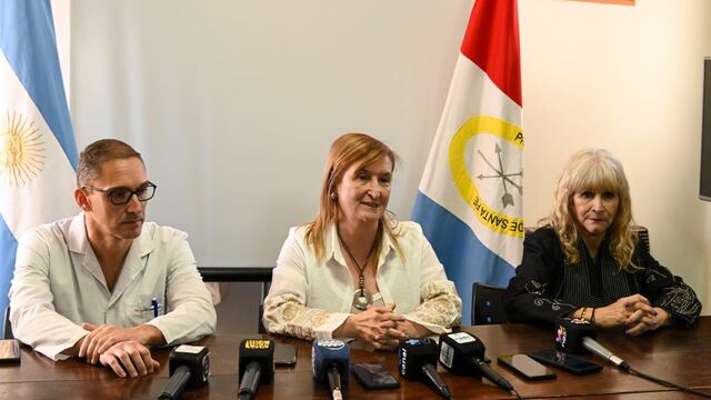El subdirector del Hospital de Rafaela, Alejandro Fiorillo, la secretaria de Salud de la provincia, Andrea Uboldi y la subsecretaria de Tercer Nivel de Atención, Patricia Morales