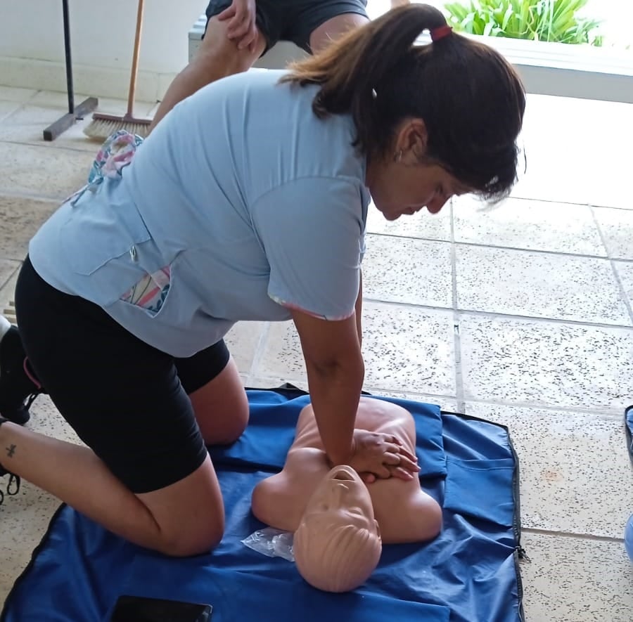 Capacitación en primeros auxilios para el personal de Dirección De Deportes de Chaves