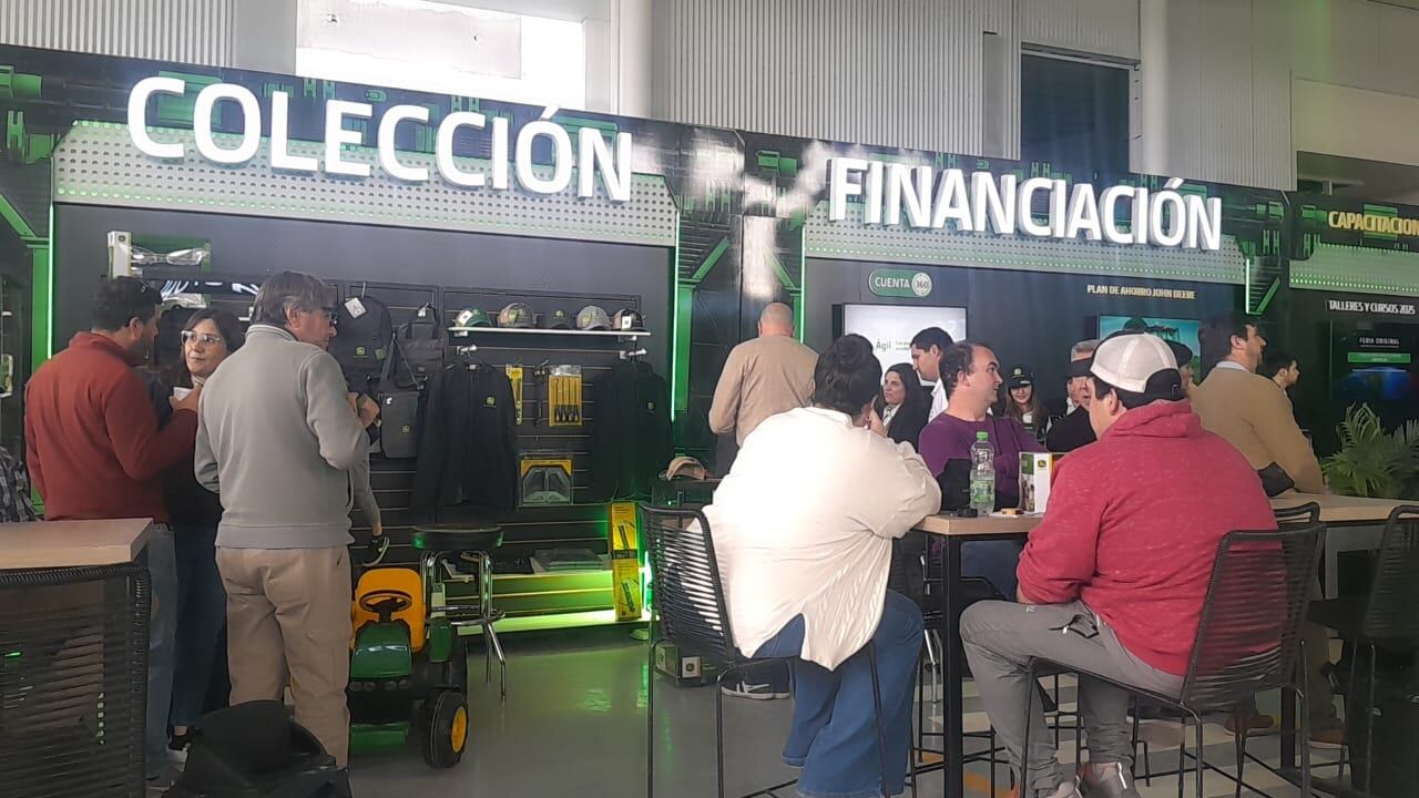 Ceres Tolvas inauguró su concesionaria totalmente renovada y lanzó la Feria Original John Deere 2025