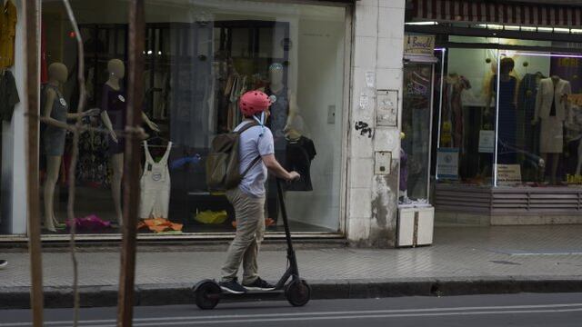 Nueva serie de normas para circular en monopatines eléctricos. (Leonardo Vincenti)