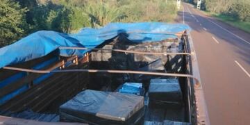 Secuestran contrabando de cigarrillos transportados ilegalmente en Comandante Andresito.