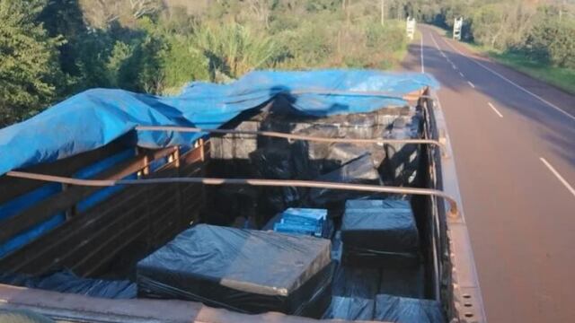 Secuestran contrabando de cigarrillos transportados ilegalmente en Comandante Andresito.