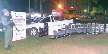 Secuestran contrabando de mercaderías y divisas en San Antonio.