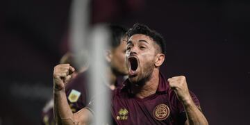 "Laucha" Acosta, recuperado como titular por Ricardo Zielinski, en la victoria de Lanús. Próximo rival de Belgrano (Prensa Lanús)