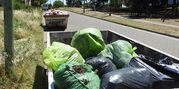 Colocan contenedores para los residuos