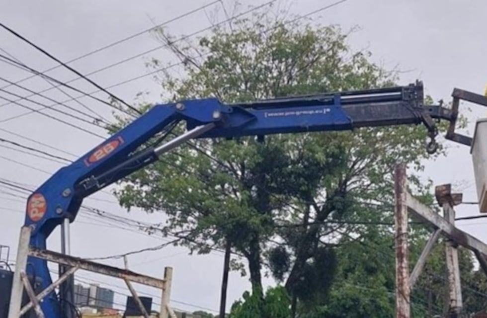 Temporal provocó cortes de luz, voladuras de techos y caída de postes en Misiones