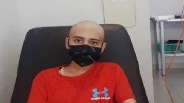 Él es Axel, el joven sanrafaelino que está padeciendo de cáncer de huesos.