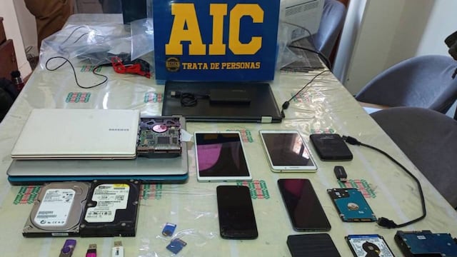 Durante el operativo secuestraron desde tablets hasta teléfonos móviles