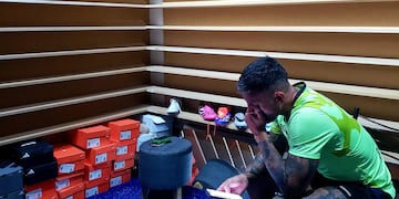 El dueño del local rompió en llanto al llegar este jueves 2 de enero.