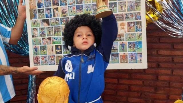 Simón, el niño de 3 años de Berisso que festejó su cumpleaños con la temática de Diego Maradona.