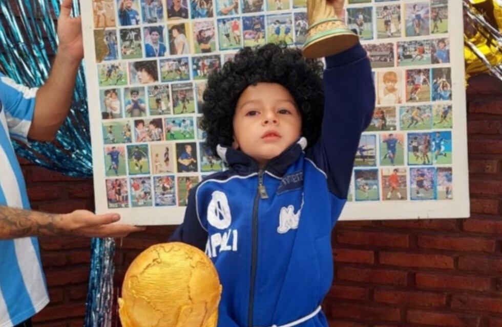 ¡Mini Diego! Un platense de 3 años es fanático de Maradona y festejó su cumpleaños vestido como el 10
