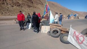 Un piquete impedía el paso de una unidad y personal del servicio de emergencias SAME 107, en un tramo de la RN 52, en Jujuy.