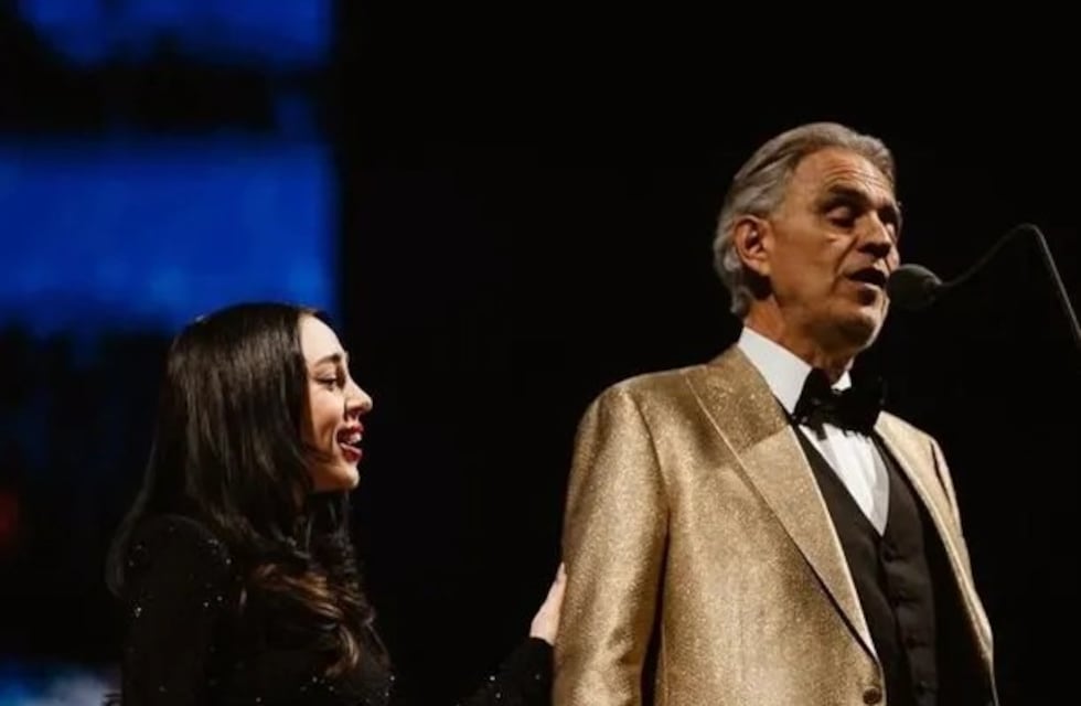 Lo que pasó cuando Nicki Nicole subió al escenario con Andrea Bocelli dejó a todos helados