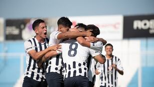 Talleres fue campeón en la Primera B local y ascendió en Liga Cordobesa.