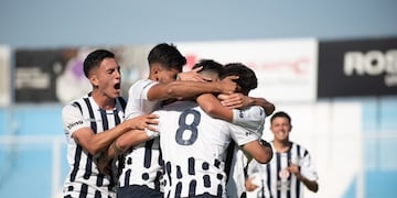 Talleres fue campeón en la Primera B local y ascendió en Liga Cordobesa.