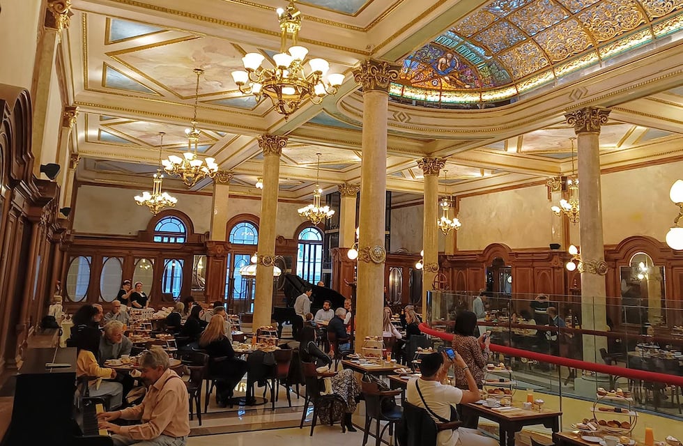 Más caro que en Europa: Pidió un capuchino en la Confitería La Ideal y esto fue lo que pagó