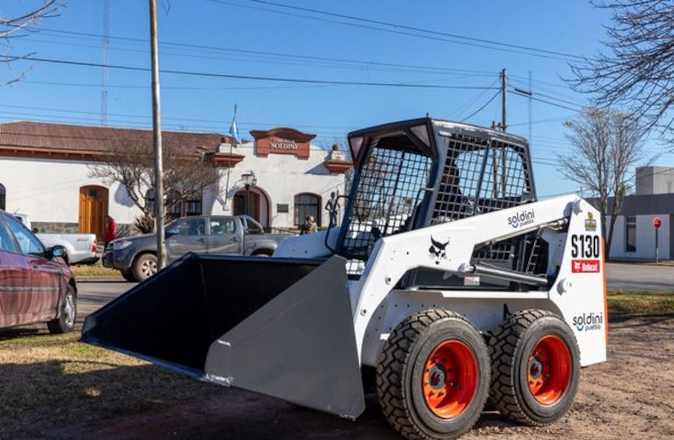 Comuna de Soldini tiene miniescavadora para el cordón cuneta del barrio Mercurio