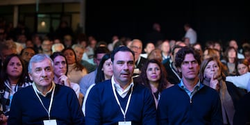 Gerardo Morales, Gustavo Valdés y Martín Lousteau en la Convención Nacional de la UCR en Parque Norte. Foto: Clarín.
