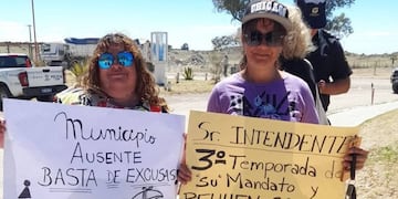 Reclamo vecinal de residentes de Pehuen Co. (Foto: Facebook).