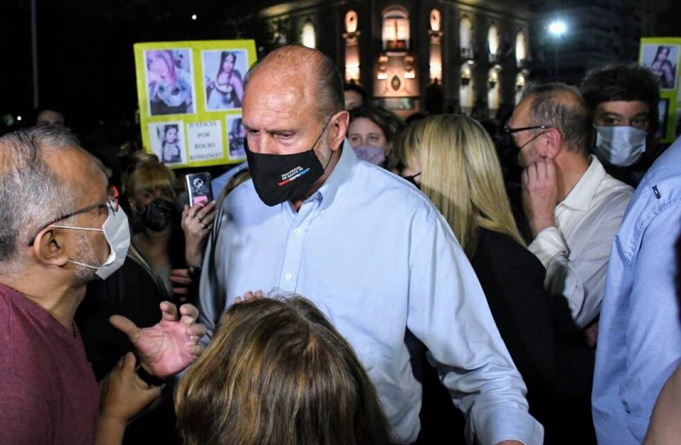 Lluvia de insultos para Omar Perotti y Pablo Javkin que estuvieron en la marcha por seguridad