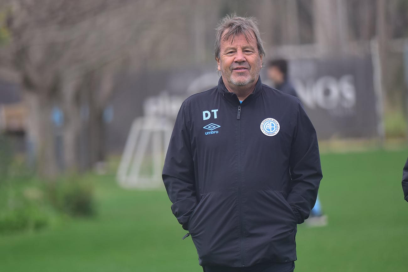 Ricardo Zielinski luego del entrenamiento de Belgrano en Villa EsquiúFoto: Pedro Castillo / La Voz 